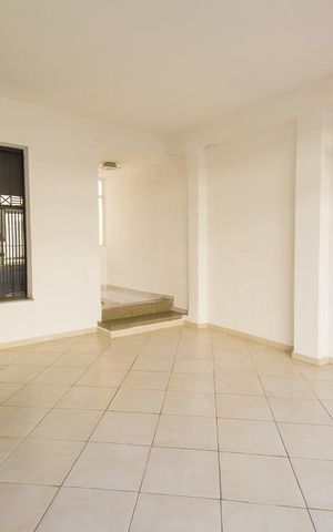 Casa à venda com 165m², 3 quartos e 2 vagasGaragem