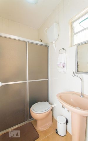 Casa à venda com 165m², 3 quartos e 2 vagasBanheiro de Serviço