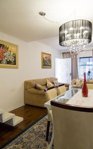 Casa à venda com 165m², 3 quartos e 2 vagasSala