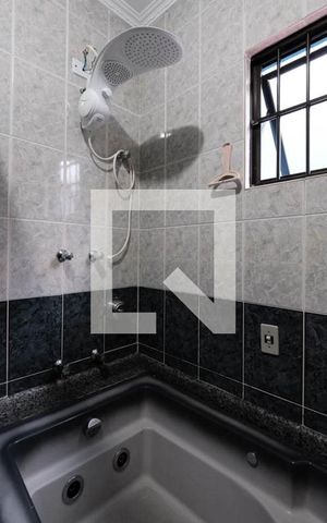 Casa para alugar com 143m², 3 quartos e 2 vagasBanheiro da Suíte