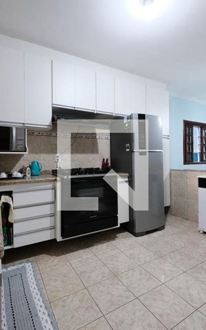 Casa para alugar com 143m², 3 quartos e 2 vagasCozinha