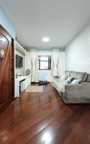 Casa para alugar com 143m², 3 quartos e 2 vagasSala