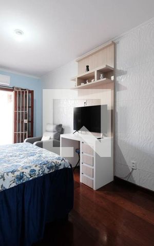 Casa para alugar com 143m², 3 quartos e 2 vagasSuíte