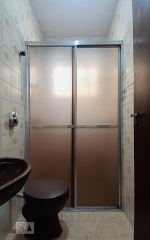 Casa à venda com 130m², 2 quartos e 2 vagas Casa à venda com 130m², 2 quartos e 2 vagasBanheiro da Suíte