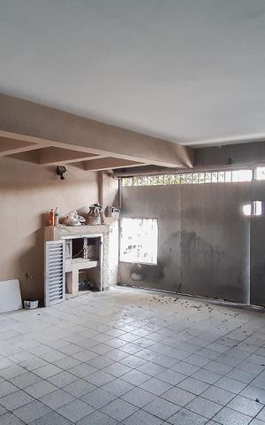 Casa à venda com 130m², 2 quartos e 2 vagas Casa à venda com 130m², 2 quartos e 2 vagasGaragem