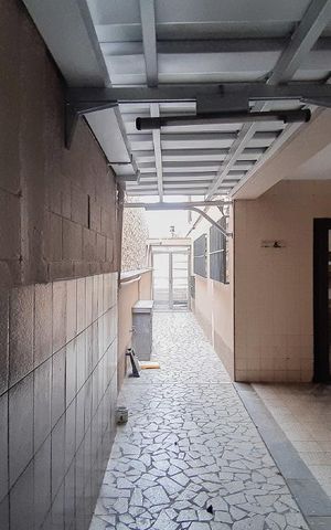 Casa à venda com 130m², 2 quartos e 2 vagas Casa à venda com 130m², 2 quartos e 2 vagasCorredor