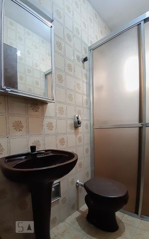 Casa à venda com 130m², 2 quartos e 2 vagas Casa à venda com 130m², 2 quartos e 2 vagasBanheiro da Suíte