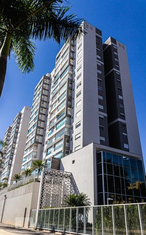 Apartamento à venda com 117m², 3 quartos e 2 vagas Apartamento à venda com 117m², 3 quartos e 2 vagasFachada