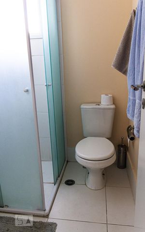 Apartamento à venda com 117m², 3 quartos e 2 vagas Apartamento à venda com 117m², 3 quartos e 2 vagasBanheiro da Suíte
