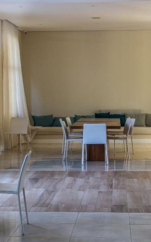 Apartamento à venda com 117m², 3 quartos e 2 vagas Apartamento à venda com 117m², 3 quartos e 2 vagasÁrea Comum - Salão de Festas