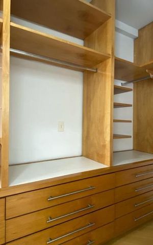 Studio à venda com 63m², 1 quarto e 2 vagas Studio à venda com 63m², 1 quarto e 2 vagasCloset da suíte