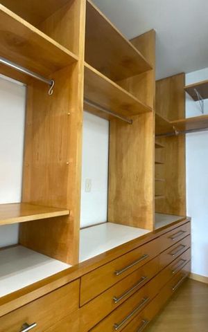 Studio à venda com 63m², 1 quarto e 2 vagas Studio à venda com 63m², 1 quarto e 2 vagasCloset da suíte