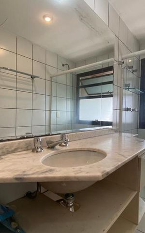 Studio à venda com 63m², 1 quarto e 2 vagas Studio à venda com 63m², 1 quarto e 2 vagasBanheiro da Suíte
