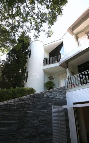 Casa à venda com 350m², 3 quartos e 4 vagasFachada