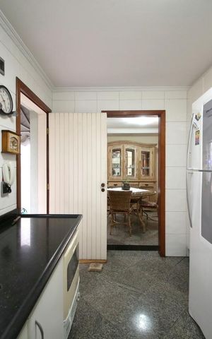 Casa à venda com 350m², 3 quartos e 4 vagasCozinha