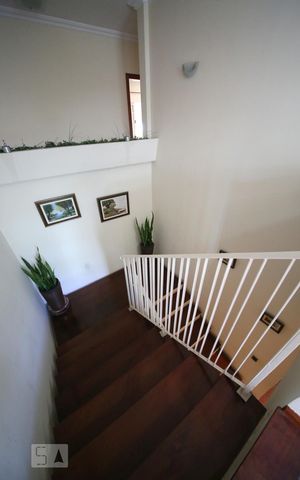 Casa à venda com 350m², 3 quartos e 4 vagasAcesso