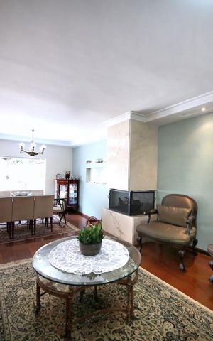 Casa à venda com 350m², 3 quartos e 4 vagasSala