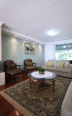 Casa à venda com 350m², 3 quartos e 4 vagasSala