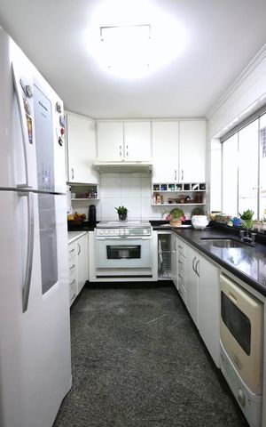 Casa à venda com 350m², 3 quartos e 4 vagasCozinha