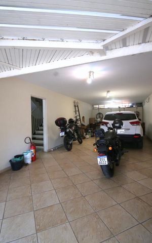 Casa à venda com 350m², 3 quartos e 4 vagasGaragem