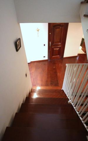 Casa à venda com 350m², 3 quartos e 4 vagasAcesso