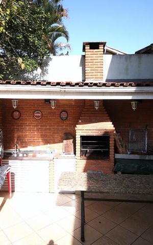 Casa à venda com 350m², 3 quartos e 4 vagasChurrasqueira