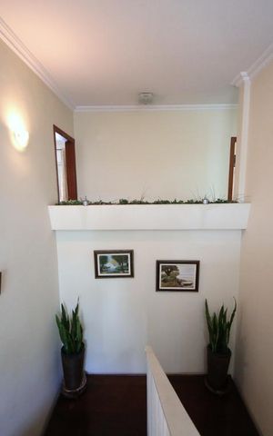 Casa à venda com 350m², 3 quartos e 4 vagasCorredor