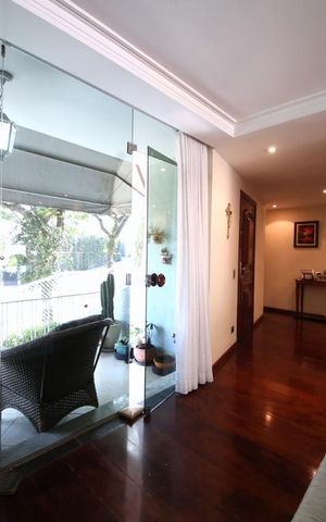Casa à venda com 350m², 3 quartos e 4 vagasTerraço - Entrada