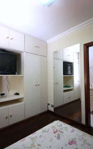 Casa à venda com 350m², 3 quartos e 4 vagasSuíte 2