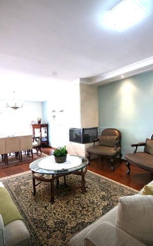 Casa à venda com 350m², 3 quartos e 4 vagasSala