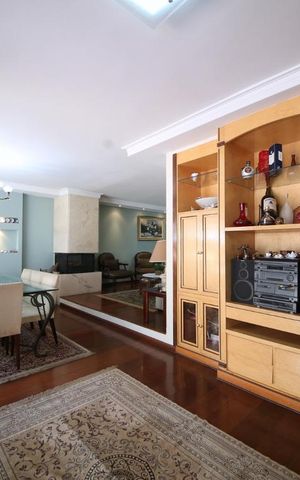 Casa à venda com 350m², 3 quartos e 4 vagasSala