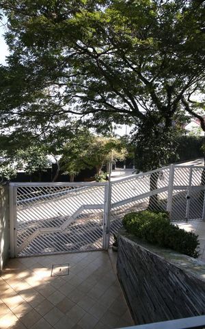Casa à venda com 350m², 3 quartos e 4 vagasVista - Garagem