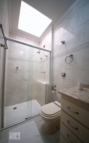 Casa à venda com 350m², 3 quartos e 4 vagasSuíte 2 - Banheiro