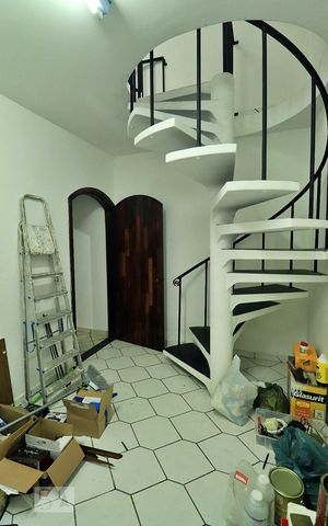 Casa à venda com 300m², 4 quartos e 4 vagasQuarto de Serviço