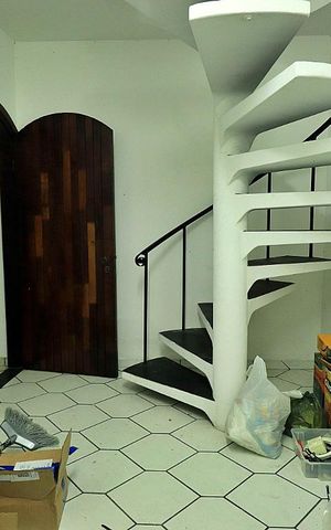 Casa à venda com 300m², 4 quartos e 4 vagasQuarto de Serviço