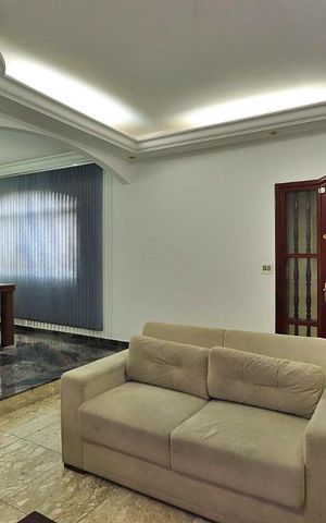 Casa à venda com 300m², 4 quartos e 4 vagasSala