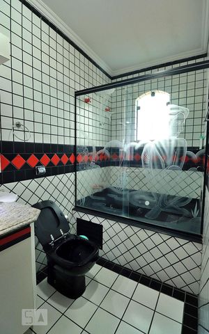 Casa à venda com 300m², 4 quartos e 4 vagasBanheiro da Suíte 3