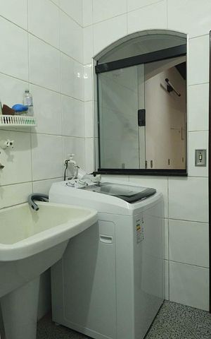 Casa à venda com 300m², 4 quartos e 4 vagasÁrea de Serviço