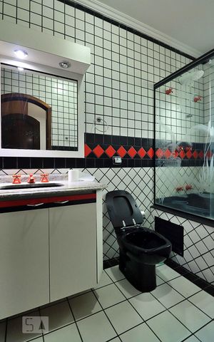 Casa à venda com 300m², 4 quartos e 4 vagasBanheiro da Suíte 3