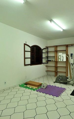 Casa à venda com 300m², 4 quartos e 4 vagasSala Extra