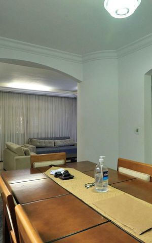 Casa à venda com 300m², 4 quartos e 4 vagasSala