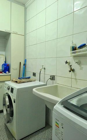 Casa à venda com 300m², 4 quartos e 4 vagasÁrea de Serviço