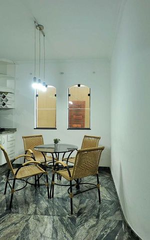 Casa à venda com 300m², 4 quartos e 4 vagasCozinha