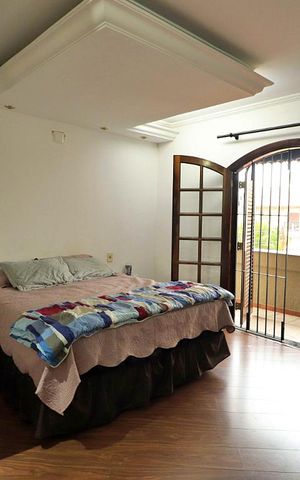 Casa à venda com 300m², 4 quartos e 4 vagasSuíte 4