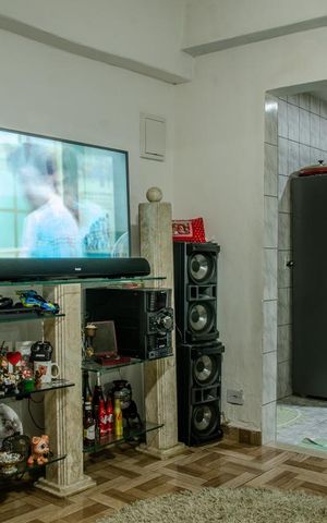 Casa à venda com 375m², 11 quartos e 5 vagas Casa à venda com 375m², 11 quartos e 5 vagasSala - Casa 4