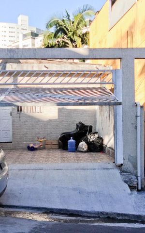 Casa à venda com 60m², 3 quartos e 1 vaga Casa à venda com 60m², 3 quartos e 1 vagaFachada