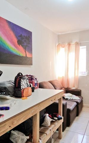 Casa à venda com 60m², 3 quartos e 1 vaga Casa à venda com 60m², 3 quartos e 1 vagaSala