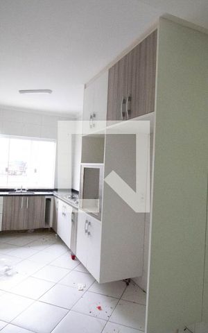 Casa à venda com 85m², 2 quartos e 2 vagas Casa à venda com 85m², 2 quartos e 2 vagasCozinha
