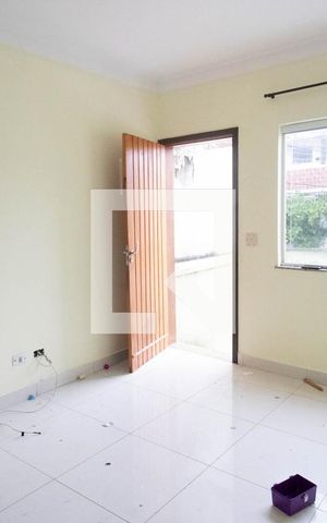 Casa à venda com 85m², 2 quartos e 2 vagas Casa à venda com 85m², 2 quartos e 2 vagasSala