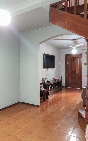Casa à venda com 150m², 4 quartos e sem vaga Casa à venda com 150m², 4 quartos e sem vagaSala